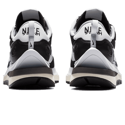 Nike Vaporwaffle Sacai 'Black White'